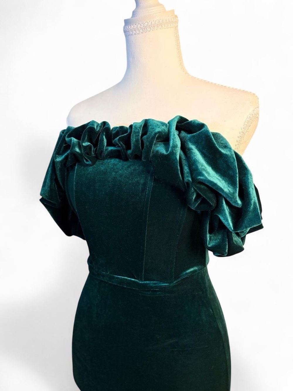 Windsor Emerald Green Velvet Ruffle Off Shoulder Mini Dress XS NWT - Picture 3 of 8
